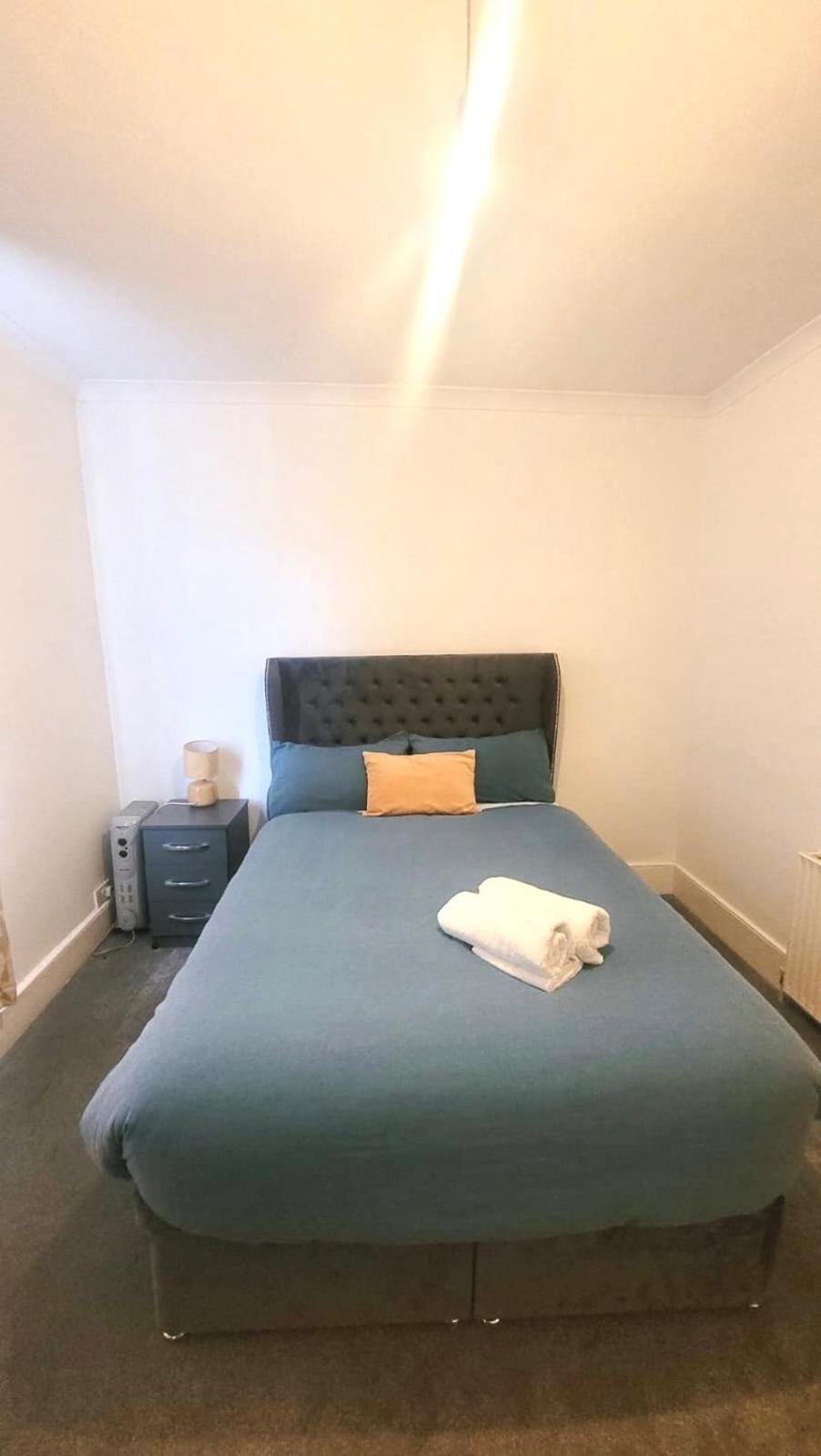 Two Bedroom Flat In London Eksteriør billede