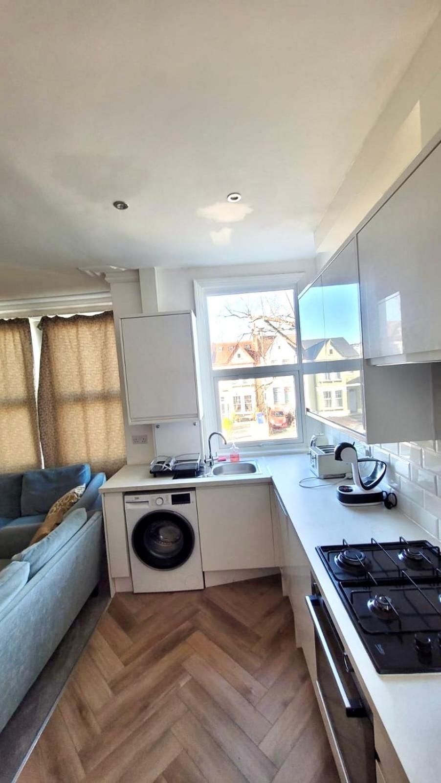 Two Bedroom Flat In London Eksteriør billede